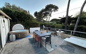 A 150M De La Plage - Jolie Maisonnette Avec Jardin Et Spa